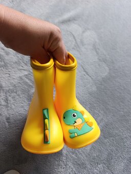 Žluté dětské holinky /gumáky 15cm/vel.23 - 2
