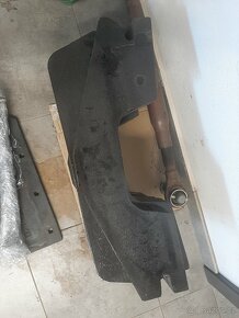 Prodám sadu závaží pod vanu Zetor - 2