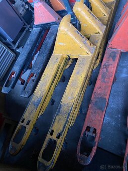 paletovy vozik znacky Jungheinrich AM 22, Toyota LHM230 - 2