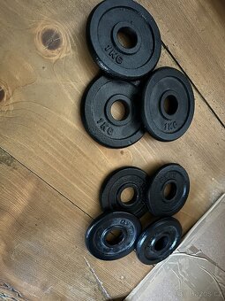 Závaží na činky s osou 30mm - 1kg a 0,5 kg - 2