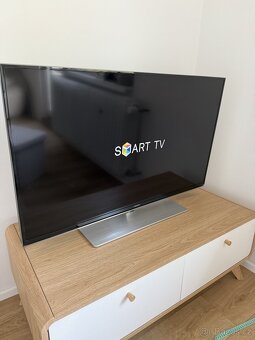 Samsung 40” 3D LED TV - 2