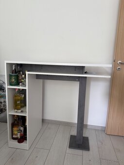 Barový stůl ze Sconta - 2