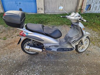 Piaggio Beverly 200 - 2