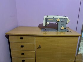 Stolní šicí stroj s výbavou - 2