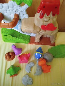 Dinosauři a jejich sopka - 2