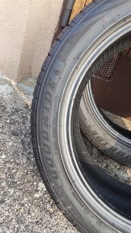 2ks letni pneu goodride 235/45-17 3-4mm - 2