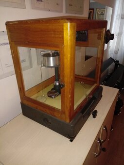 Staré laboratorní váhy Meopta vč. lampy - 2