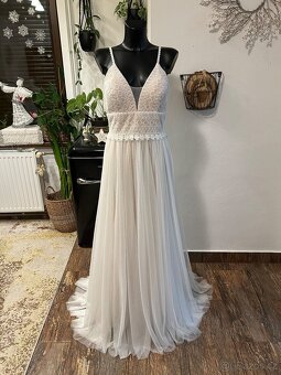 Svatební šaty, víc druhů - 2