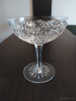 Prodám historickou soupravu broušeného křišťálu - 2