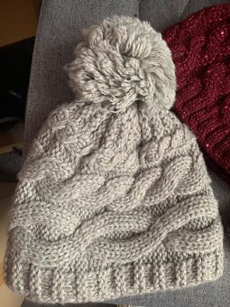 ZIMNÍ KRÁSNÉ ČEPICE,VEL: UNI - 2