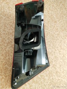 ŠKODA SUPERB III COMBI-ZADNÍ SVĚTLO pravé - 2