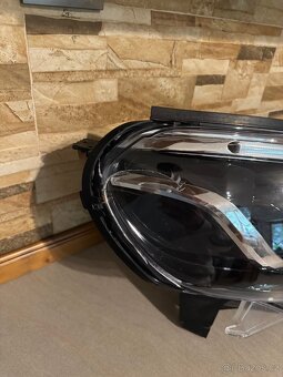 Toyota ProAce Praví Světlomet -Led - 2