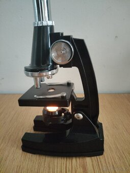Dětský mikroskop - 2