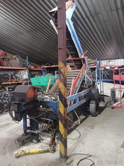 Sklízecí stroj na cibuli. - 2