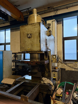 lis hydraulický PYE 250 N - 2