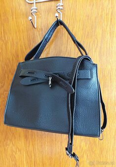 Nová černá kabelka - 2