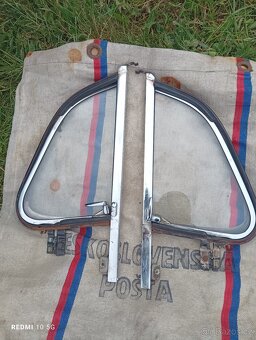 2 x BOČNÍ VĚTRACÍ MECHANICKÉ OKÉNKA VW BROUK 1993 - 2