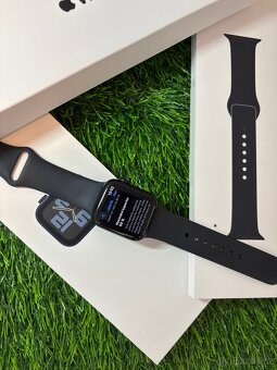 Apple watch SE 2024 40mm - 99% baterie, záruka - 2