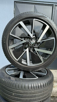 Prodám originál ALU Škoda VEGA AERO 225/45/18 5x112 Pirelli - 2