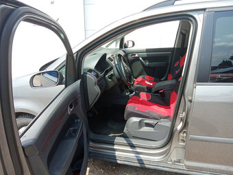 VW Touran 1,9 TDI 77kw - náhradní díly - 2