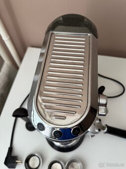 Kávovar Delonghi dedica - 2