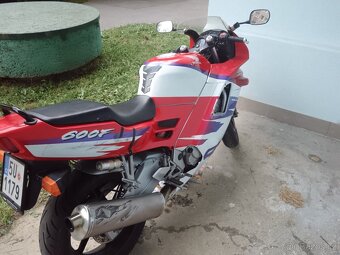 Honda CBR 600 f, PC 25 - 2