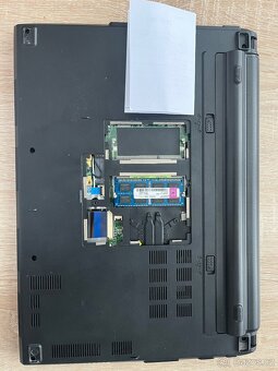 Asus U 36S - 2