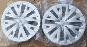 Poklice Toyota R15 42602K0030 Toyota Yaris XP210 20- 4ks - 2