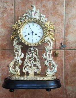 krásné rokokové krbové hodiny - 2