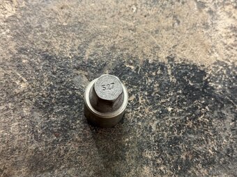 Nástavec na bezpečnostní šrouby kol VW - 527 - 2