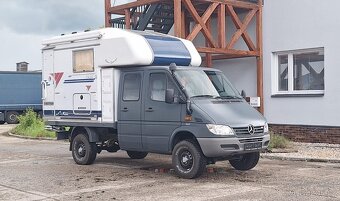 MERCEDES SPRINTER 4X4 2,2TD DOBLECAB. + nástavba - 2