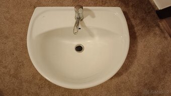 Prodám umyvadlo s baterií - 2