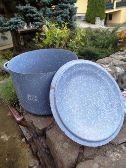 Smaltovaný hrnec - 2