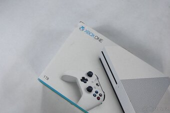 Microsoft Xbox One S 1TB - 2