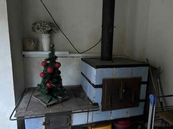 Prodám stará kachlová kamna s troubou - 2