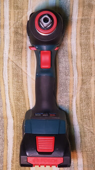 Rázový utahovák Bosch GDX 18V-200C - 2