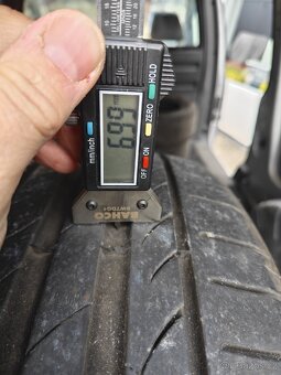 Pneu 225/40 r19 letní - 2