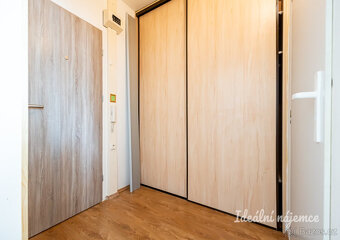 Pronájem bytu 1+kk, Sosnovecká, Troja, 15000 Kč/měs, 28 m2 - 2