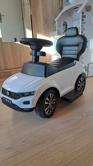 Auto odrážedlo s vodící tyčí - 2