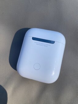 Apple AirPods 2. generace - 2