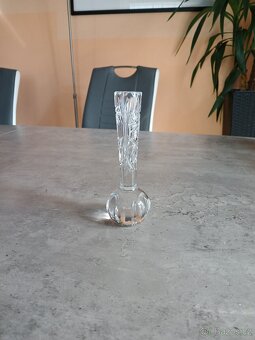 Malá vázička z broušeného skla - 2