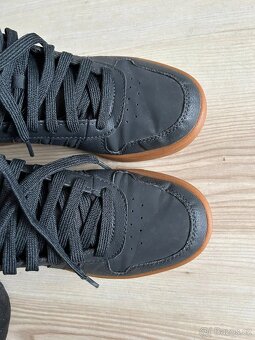 Adidas tenisky s kožíškem PC 1500 kč - 2
