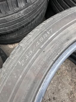 2ks celoročních pneu 235/45 R17 - Hankook - 2