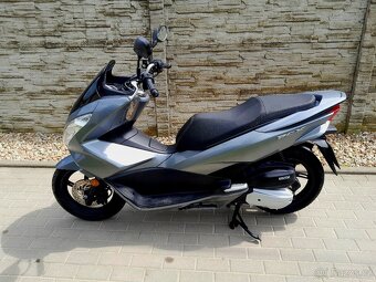 Honda PCX 125,LED model, původ ČR,1 majitel - 2