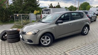 Kia Cee´d, 1.4CVVT / 2X SADA ALU KOL /RV 2/2011 - 2