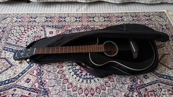 Elektroakusticka cestovni kytara Yamaha APX T2 - 2