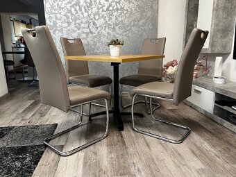 Stůl a židle - 2