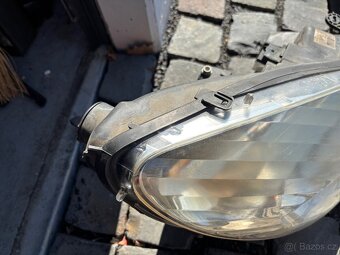 Peugeot 607 - přední xenon světlomety - 2