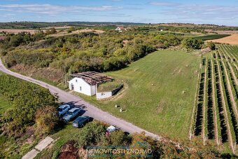 Prodej věhlasné nemovitosti Malovaného sklepa v Šatově, mezi - 2