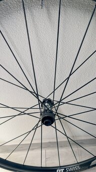 Prodám set DT Swiss R24 db Spline 100% stav dle foto - 2